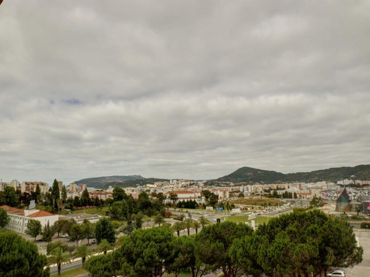 Appartement Balcony With View, Private Garage, An Elevator à Setúbal Extérieur photo